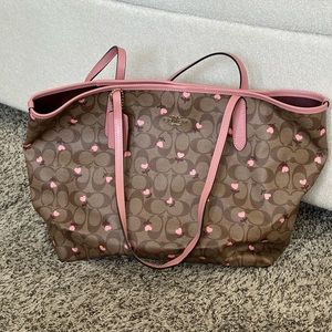 Coach signature print limited edition hearts tote